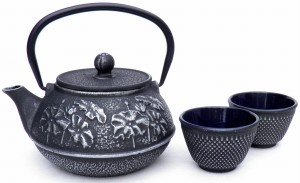 Zestaw żeliwny Czajnik do herbaty 0,8 L + 2 czarki  WHAF082318SET