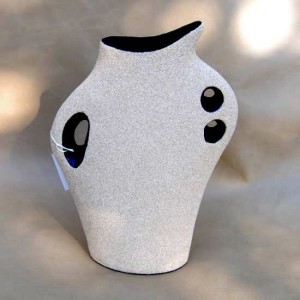 Wazon dekoracyjny z terakoty zdobiony piaskiem 47 cm TRTGC42TM