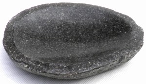 Mydelniczka kamienna kamień rzeczny 16x13cm MKR26