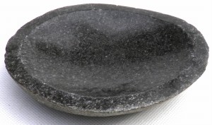 Mydelniczka kamienna kamień rzeczny 15,5x13,5cm MKR33