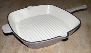 Patelnia żeliwna grillowa emaliowana 26 x 26 cm szara 5907558768817